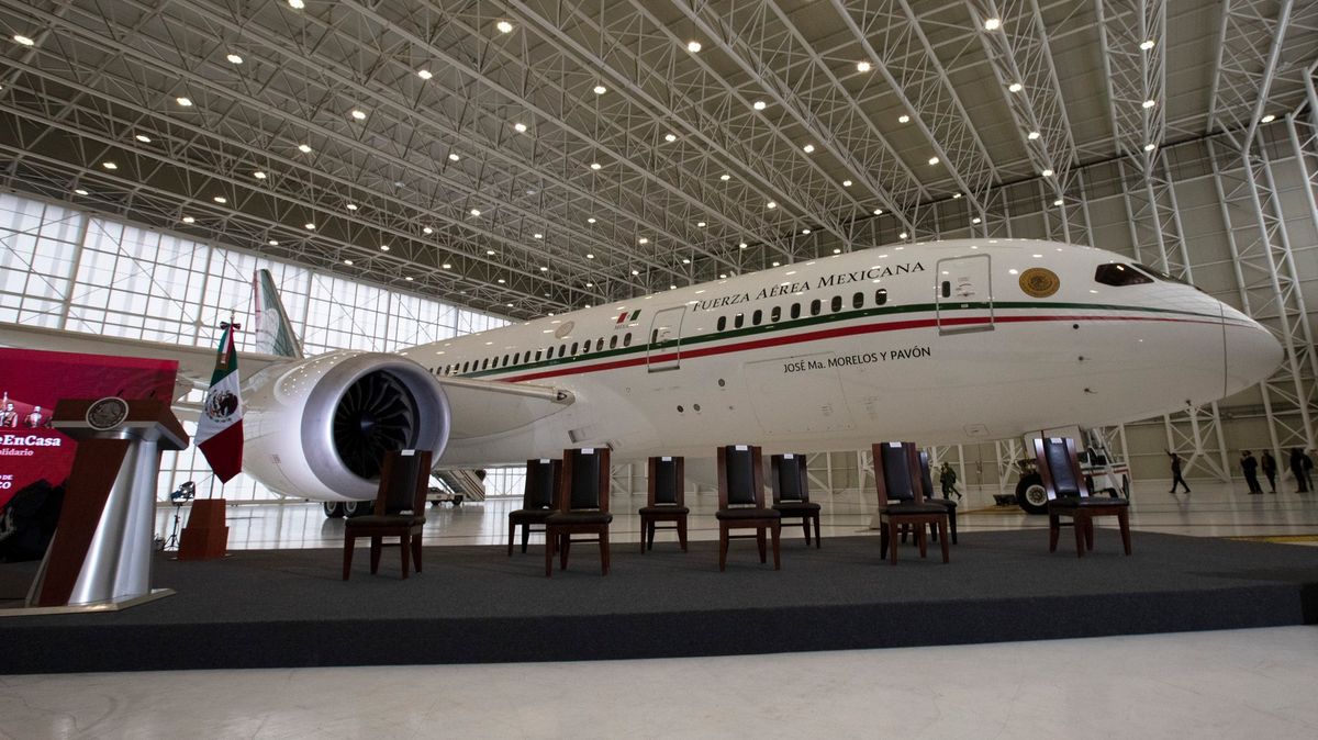 Nikdo ho nechtěl, teď se mexické prezidentské letadlo prodalo do Tádžikistánu